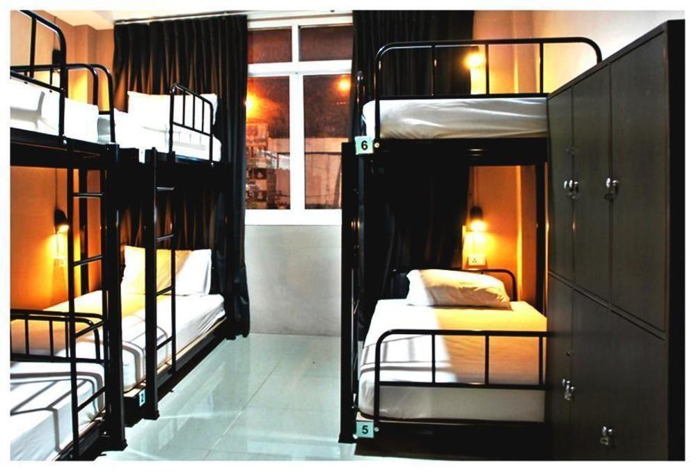 Link Corner Hostel Бангкок Экстерьер фото