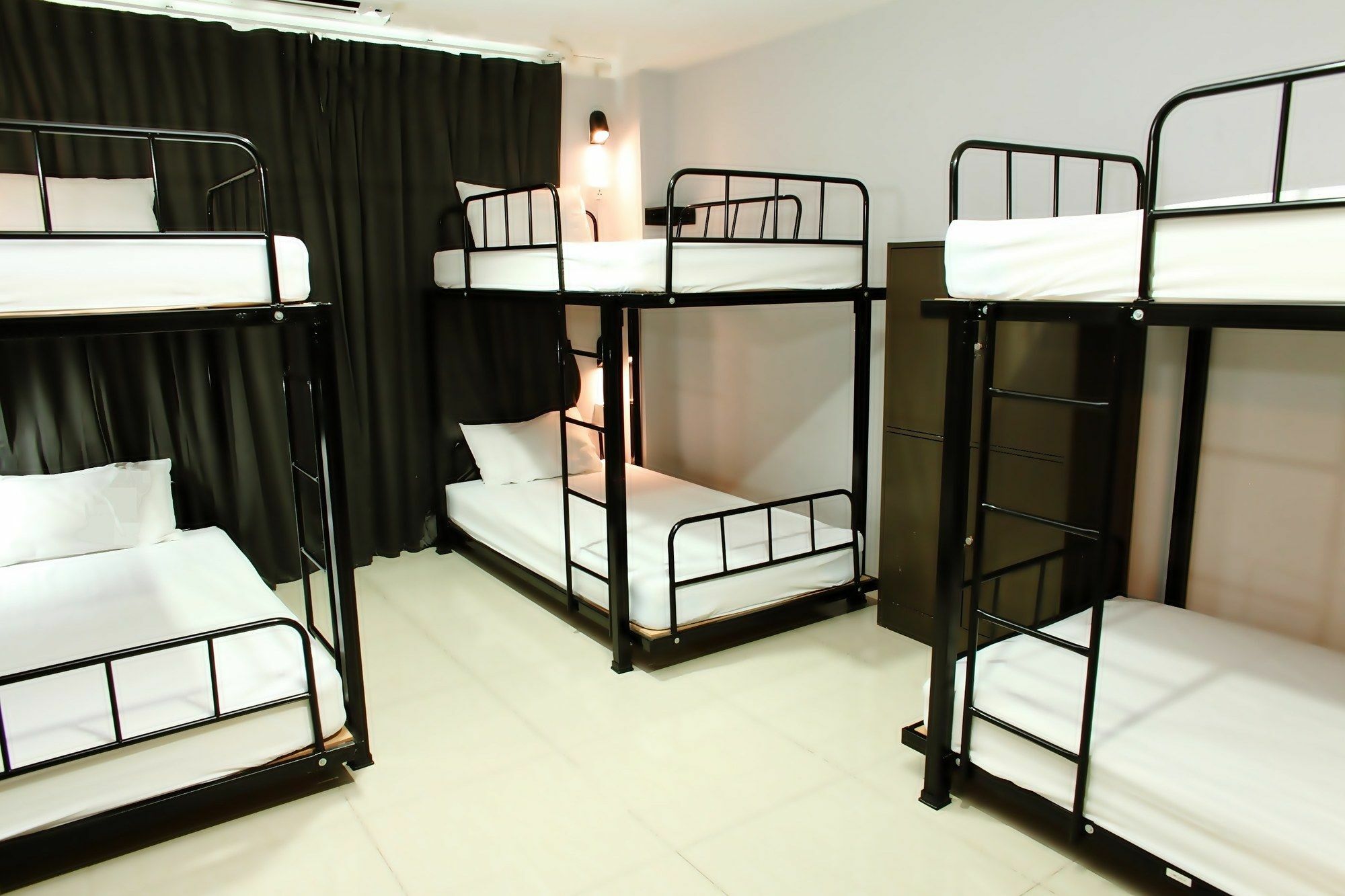 Link Corner Hostel Бангкок Экстерьер фото