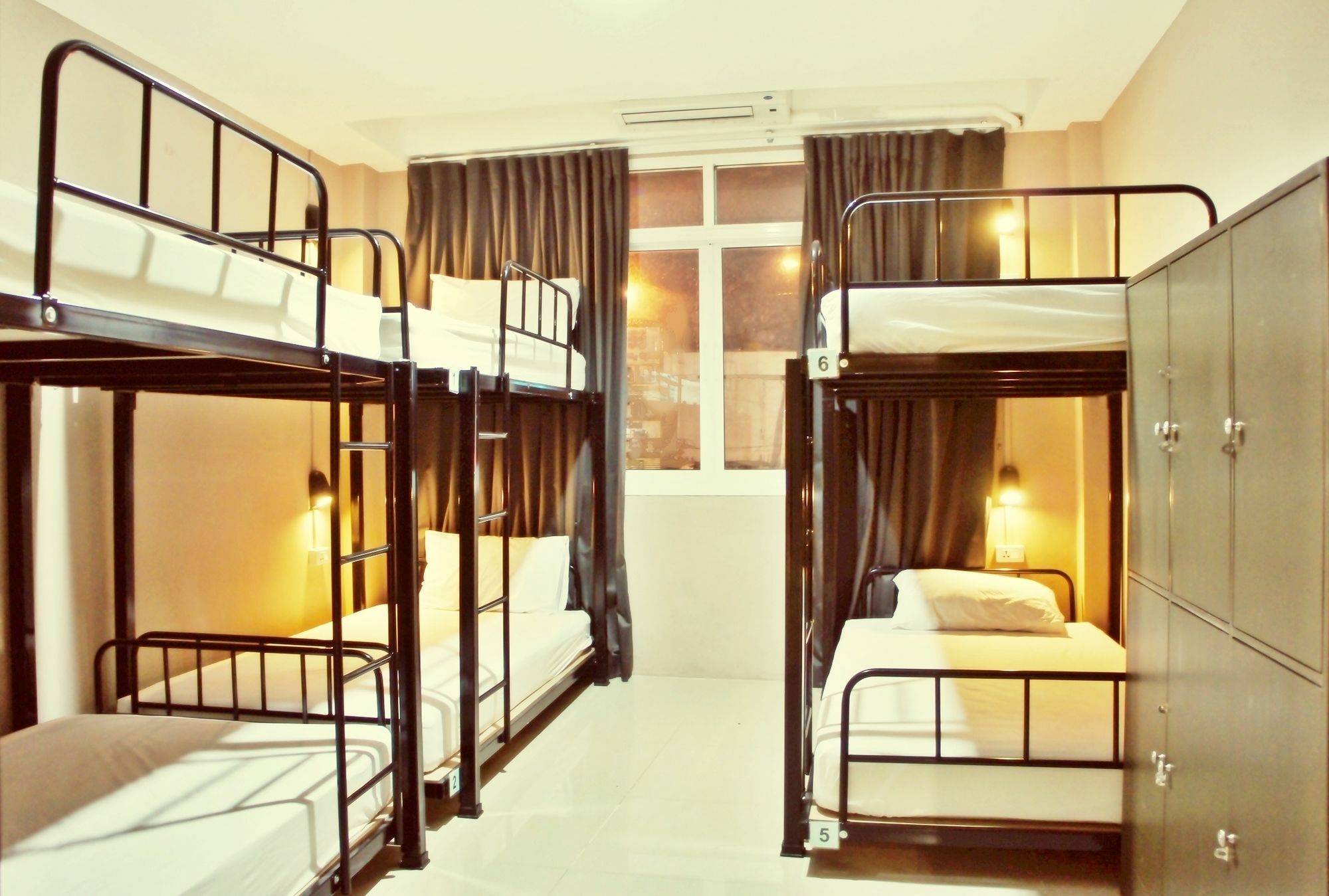 Link Corner Hostel Бангкок Экстерьер фото